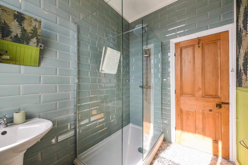 Traditional 3-Bed Property In Pontcanna With Parking Cardiff Extérieur photo